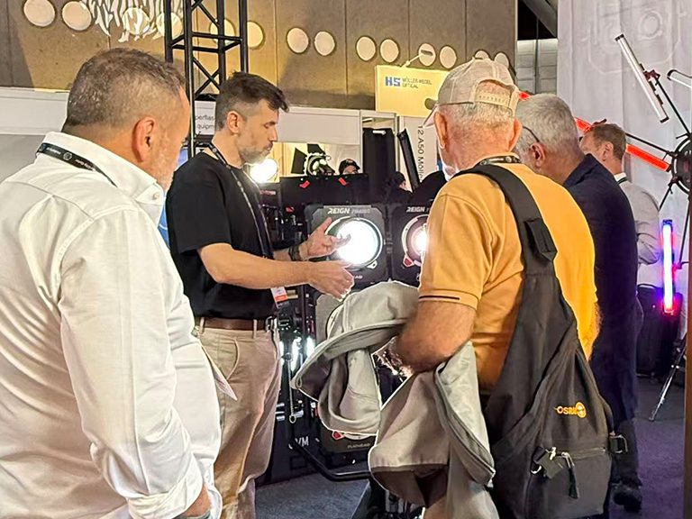 GVM Shines at IBC2025: Unlocking Creative Futures with Professional Video & Photography Lighting 5 GVM team demonstrating new professional lighting solutions to attendees at IBC2025