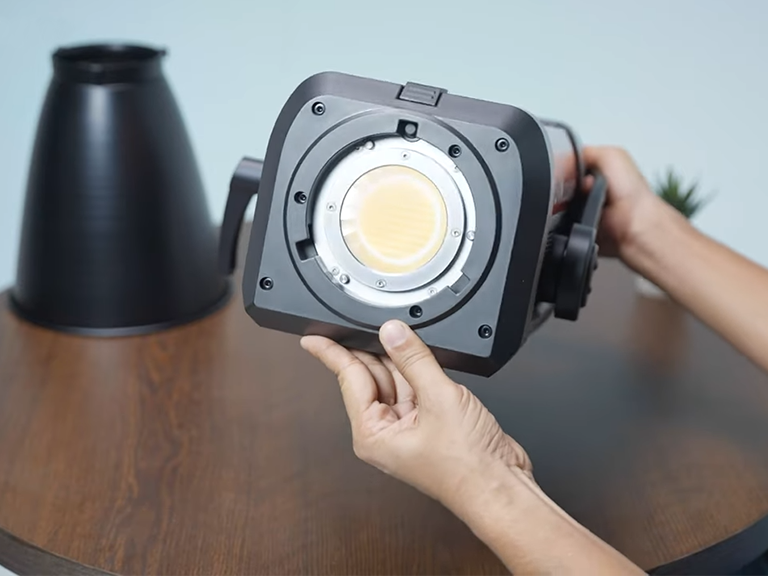 GVM SD500B AIO professional LED studio light for high-quality product photography lighting.