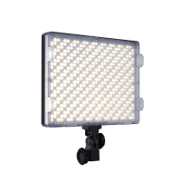 R500R二级 Close-up on the GVM-R500R video floodlight, showing its 672 LED beads and the heat dissipation fins on its back.